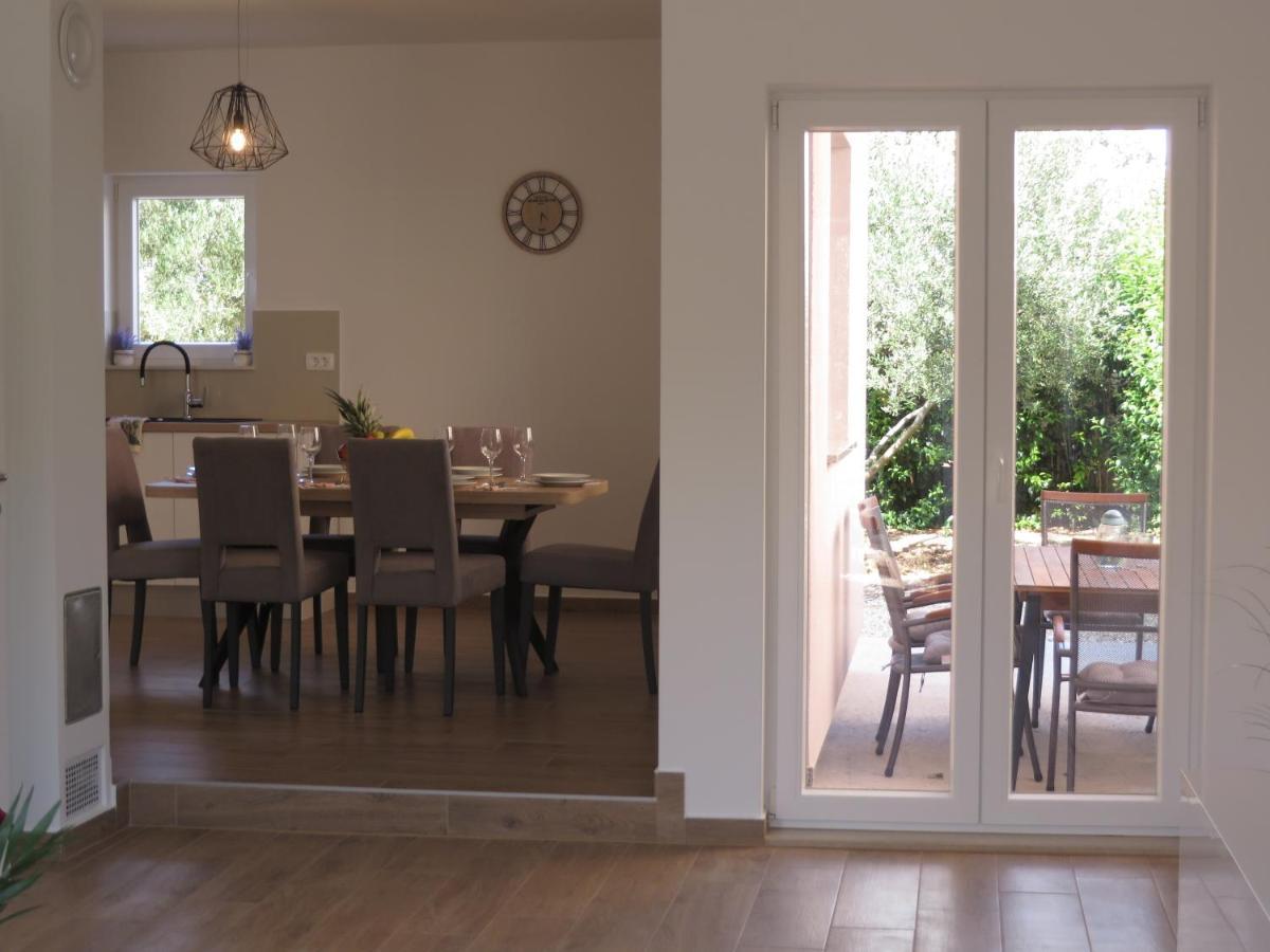 M&L Holliday Home Biograd Na Moru Exterior photo