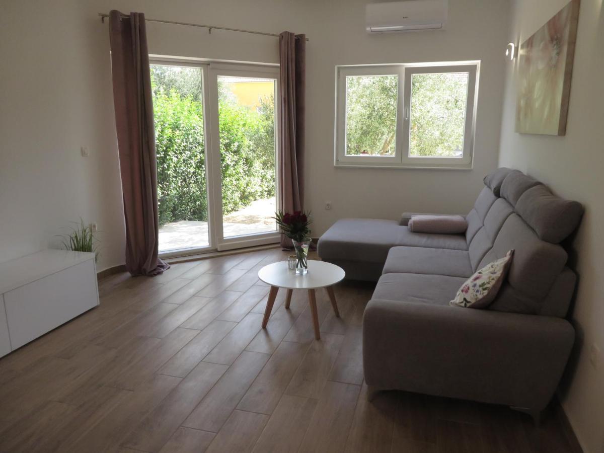 M&L Holliday Home Biograd Na Moru Exterior photo