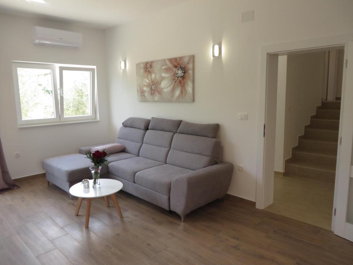 M&L Holliday Home Biograd Na Moru Exterior photo