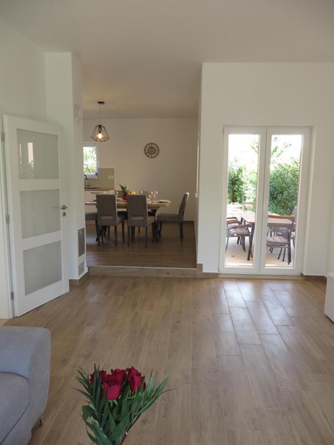 M&L Holliday Home Biograd Na Moru Exterior photo