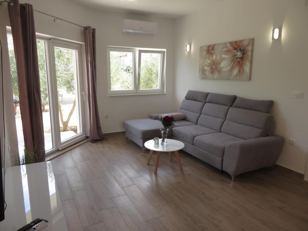 M&L Holliday Home Biograd Na Moru Exterior photo