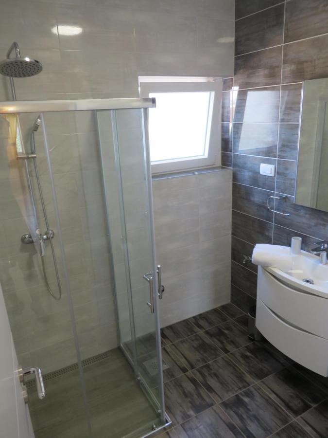 M&L Holliday Home Biograd Na Moru Exterior photo
