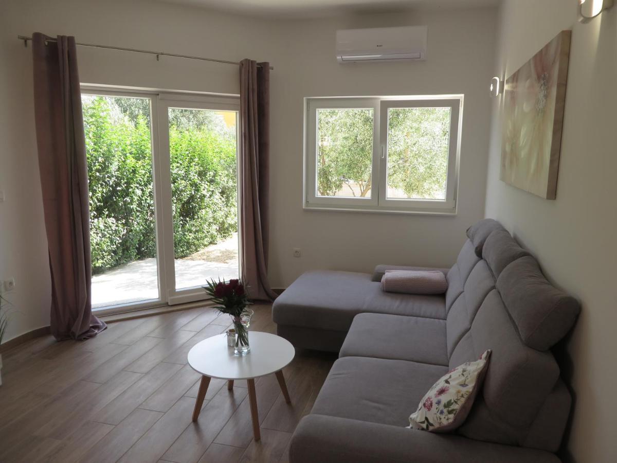 M&L Holliday Home Biograd Na Moru Exterior photo