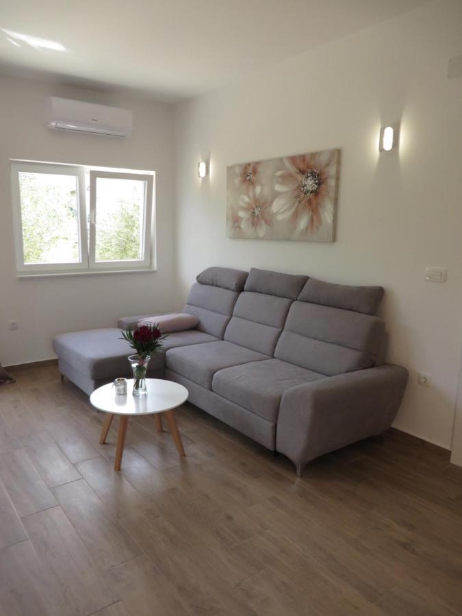 M&L Holliday Home Biograd Na Moru Exterior photo