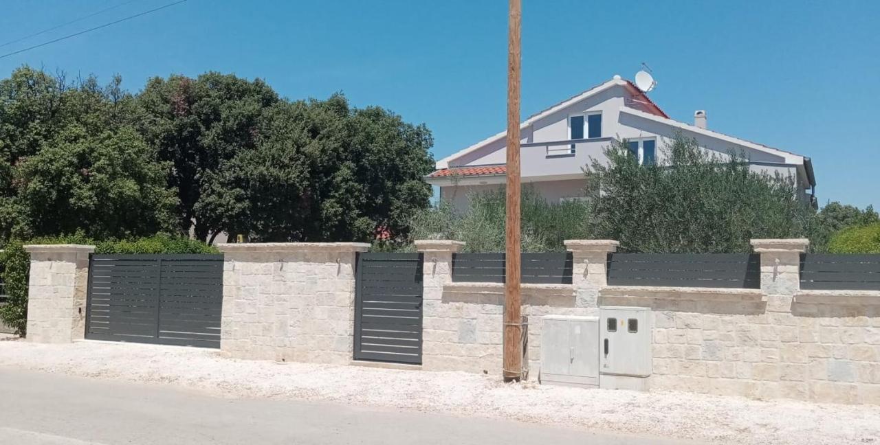 M&L Holliday Home Biograd Na Moru Exterior photo